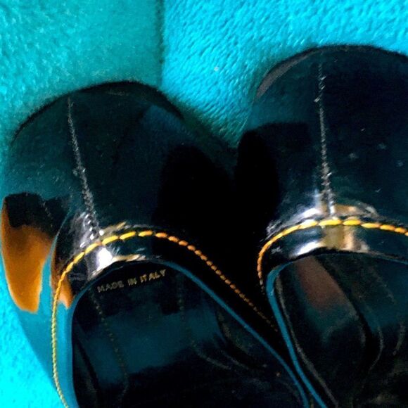 Authentic FENDI Glossy Black Patent Leather Flats - Picture 7 of 12